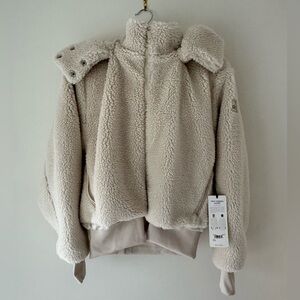 NWT Alo Foxy Sherpa Jacket in Bone - Size Medium